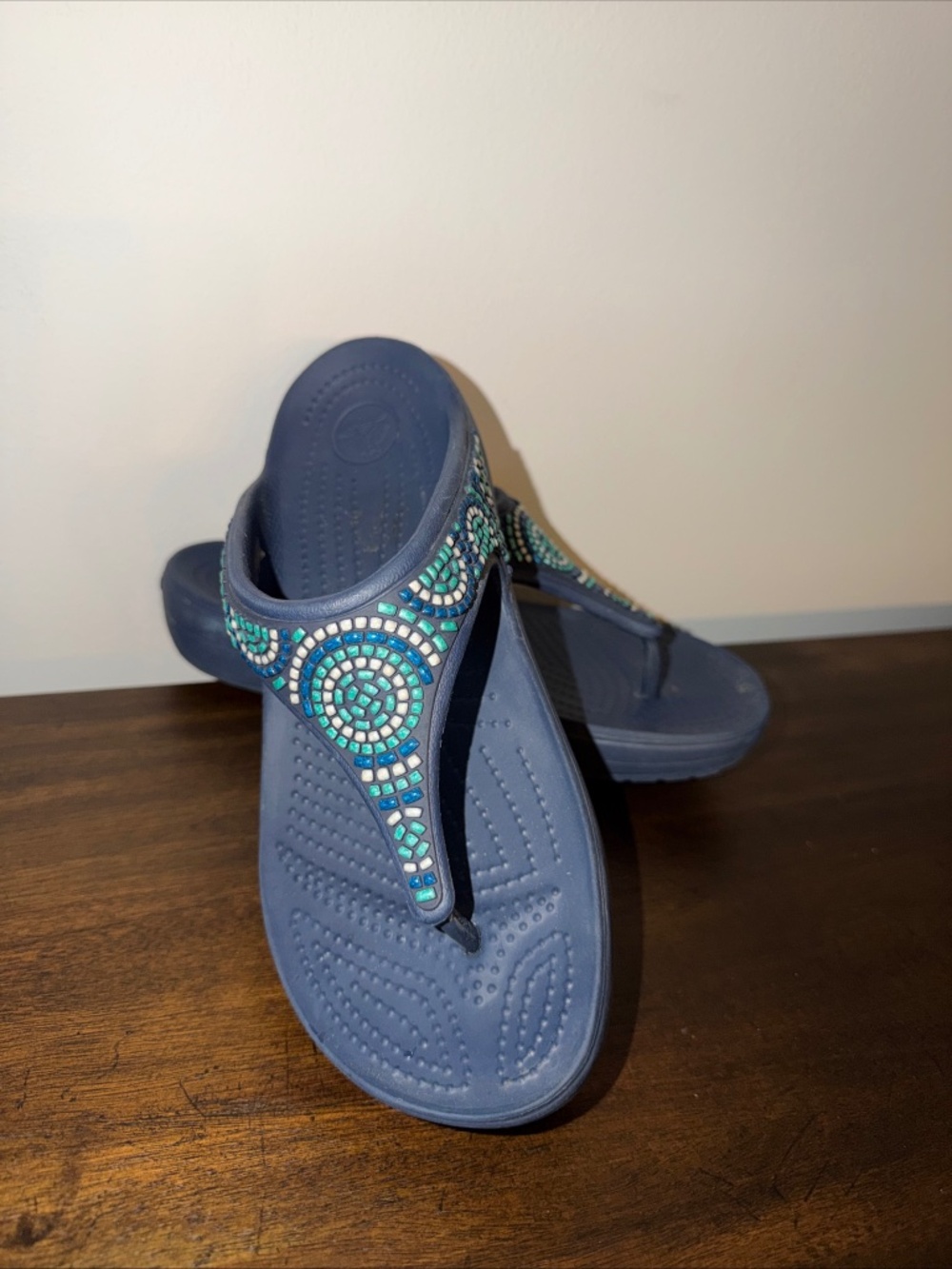 Crocs Women's Diamante Aztec Beaded Thong Platform Sandals Women's 9 Blue
